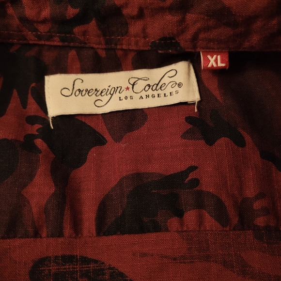Sovereign Code Red and Black Design Button Down XL - Picture 2 of 3